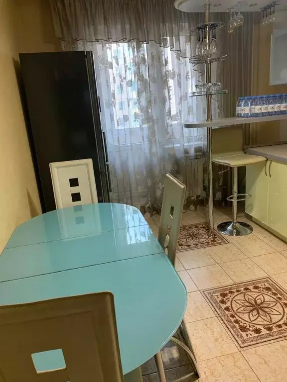 4-к кв. Красноярский край, Красноярск ул. Молокова, 40 (81.4 м) - Фото 0