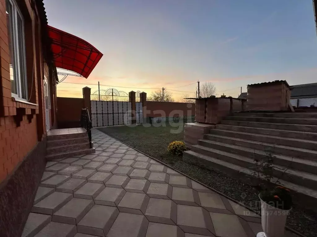 Дом в Ингушетия, Назрановский район, с. Плиево ул. Хамхоева (300 м) - Фото 1