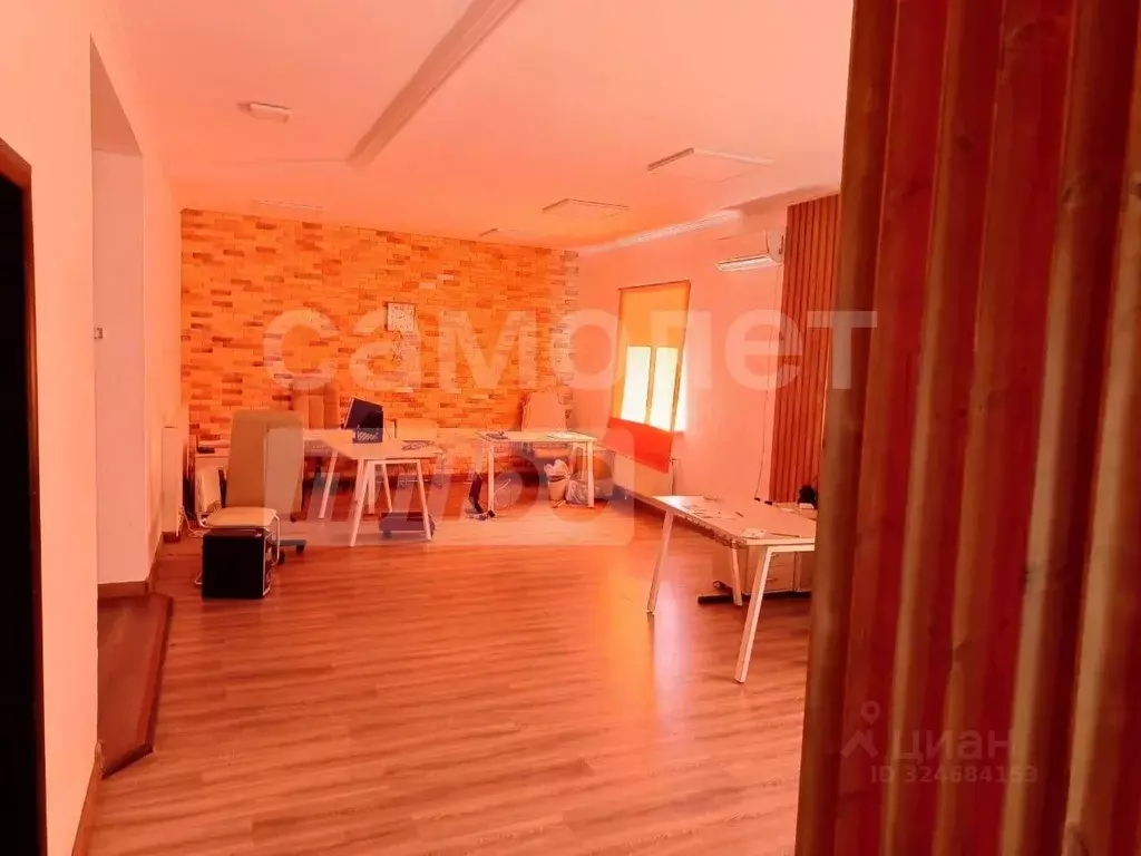 6-к кв. Крым, Симферополь ул. Петропавловская, 11 (197.0 м) - Фото 1