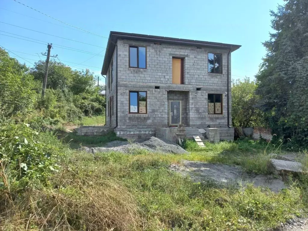 Дом в Северная Осетия, Владикавказ Комсомольская ул., 49 (220 м) - Фото 1