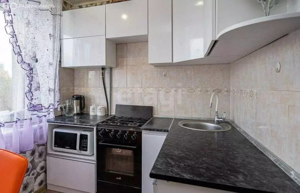 3-комнатная квартира: Симферополь, улица Беспалова, 39 (60 м) - Фото 0