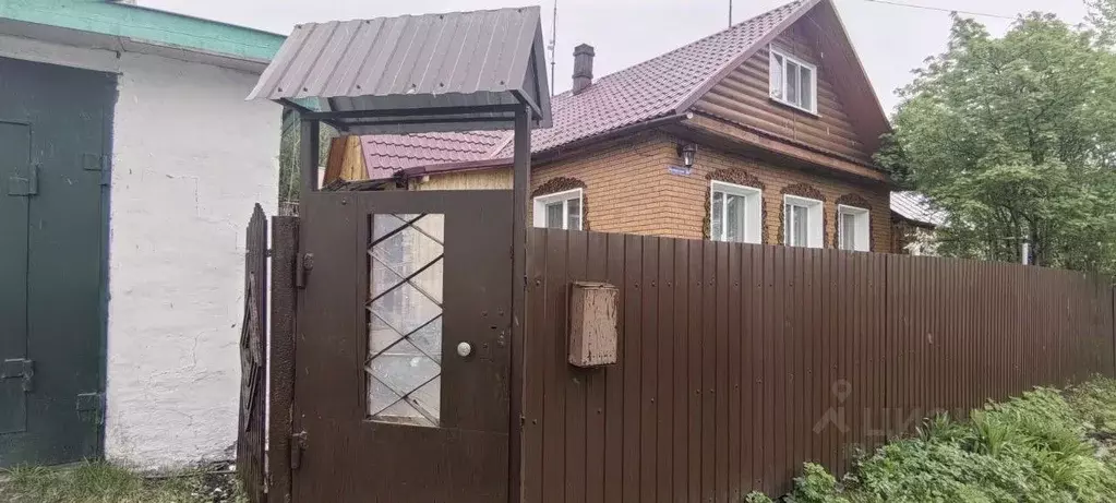 Дом в Кемеровская область, Междуреченск Кузбасская ул., 36А (50 м) - Фото 0