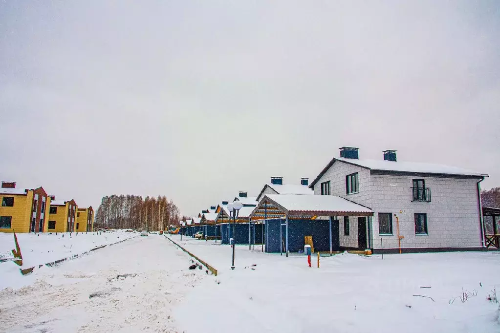 Таунхаус в Новосибирская область, Мошковский район, с. Новомошковское  ... - Фото 1