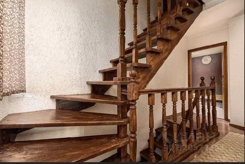 Дом в Ханты-Мансийский АО, Нижневартовск пл. Нефтяников (245 м) - Фото 2