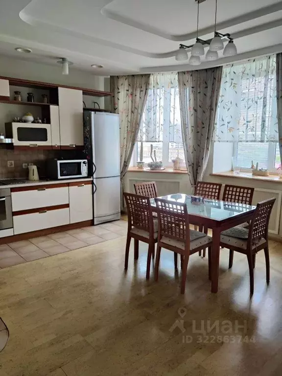 2-к кв. Омская область, Омск Малая Ивановская ул., 53 (130.0 м) - Фото 1