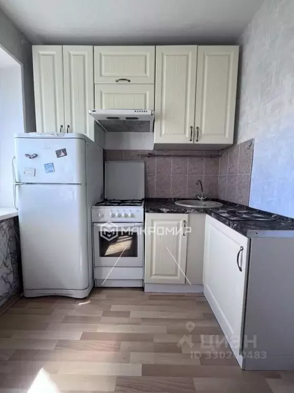 2-к кв. Челябинская область, Челябинск ул. Барбюса, 61 (42.9 м) - Фото 1