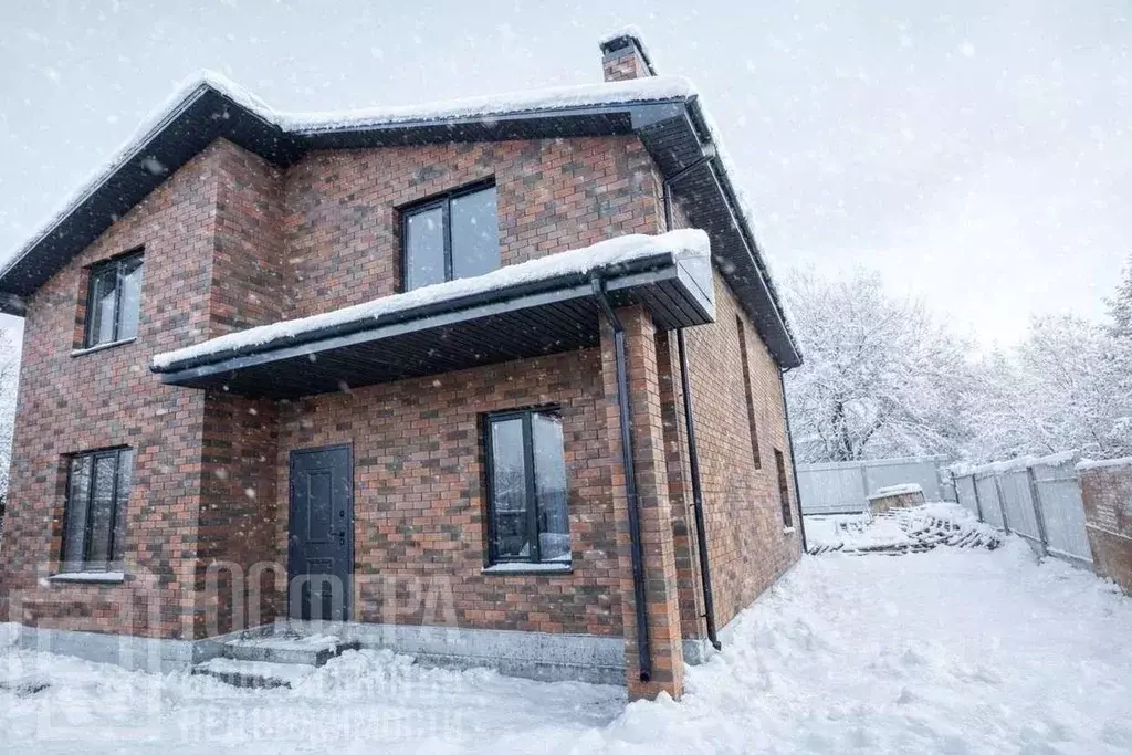 Дом в Волгоградская область, Волгоград ул. Академика Комарова, 8 (200 ... - Фото 1