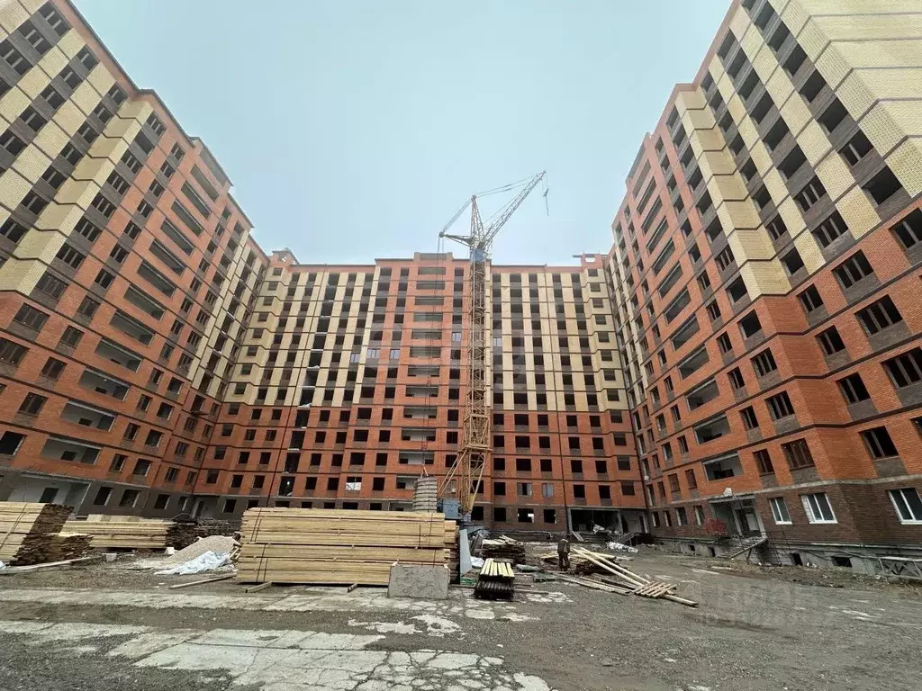 3-к кв. Дагестан, Каспийск ул. Байрамова, 7А (85.0 м) - Фото 1
