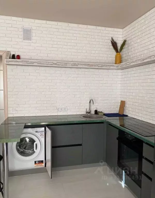 2-к кв. Крым, Симферополь ул. Батурина, 141 (67.0 м) - Фото 2