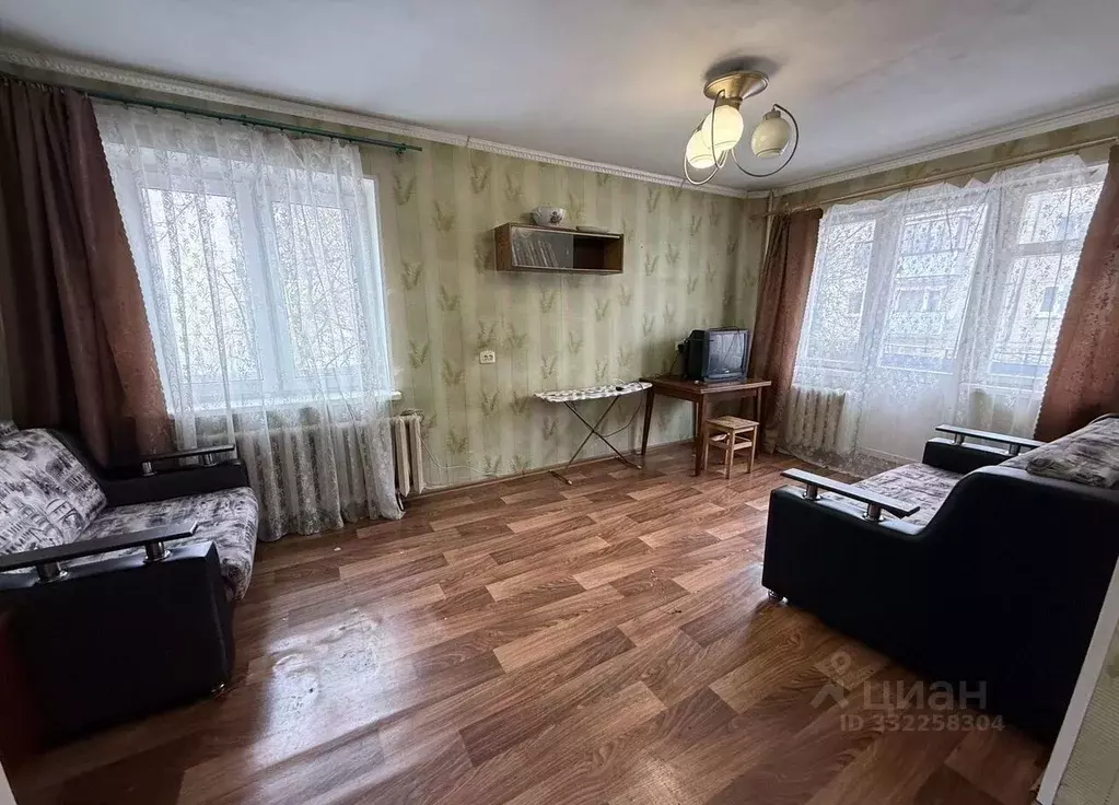 1-к кв. Ленинградская область, Луга просп. Урицкого, 74 (32.0 м) - Фото 1