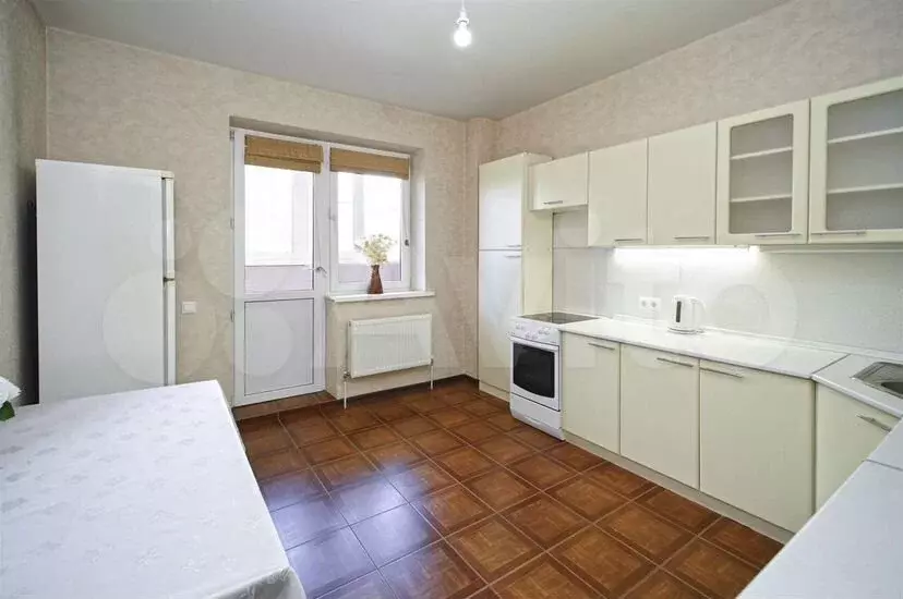 2-к. квартира, 70м, 2/15эт. - Фото 0