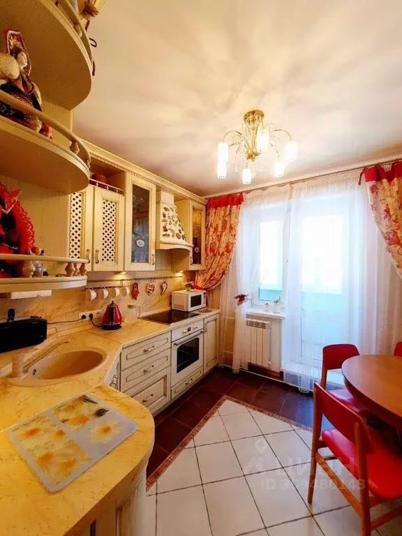 3-к кв. Ханты-Мансийский АО, Нижневартовский район, Излучинск пгт ... - Фото 0