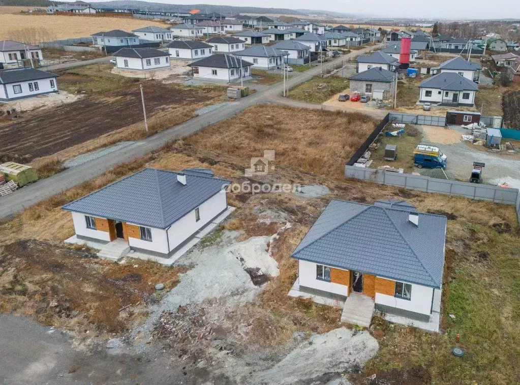 Дом в Свердловская область, Сысертский городской округ, с. Бородулино ... - Фото 0
