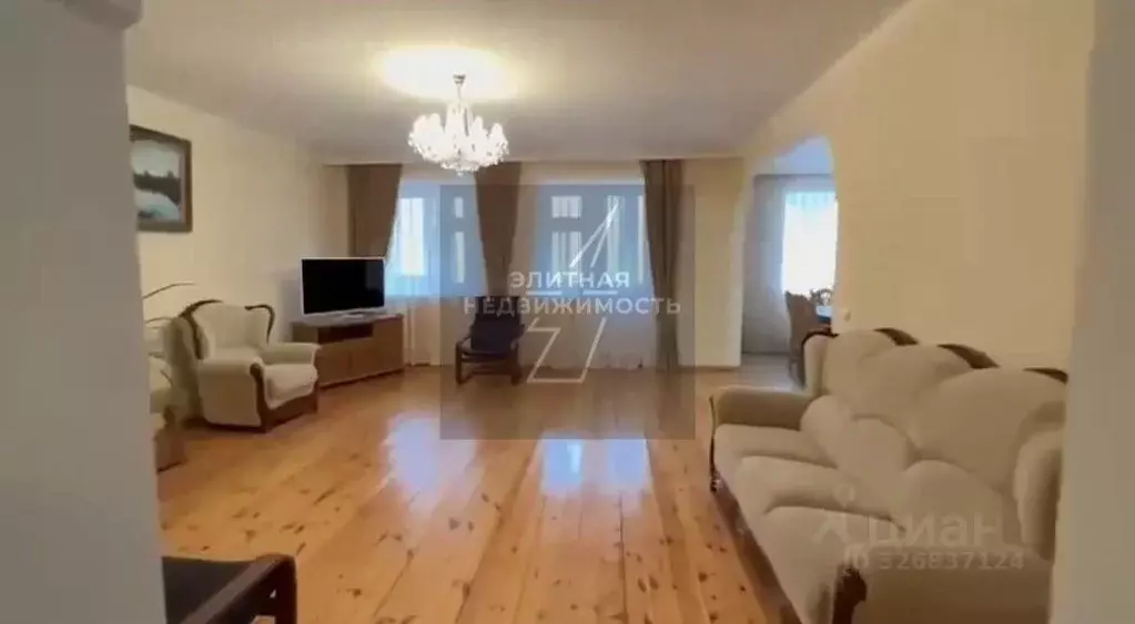 3-к кв. Татарстан, Казань ул. Лейтенанта Шмидта, 8 (126.0 м) - Фото 1