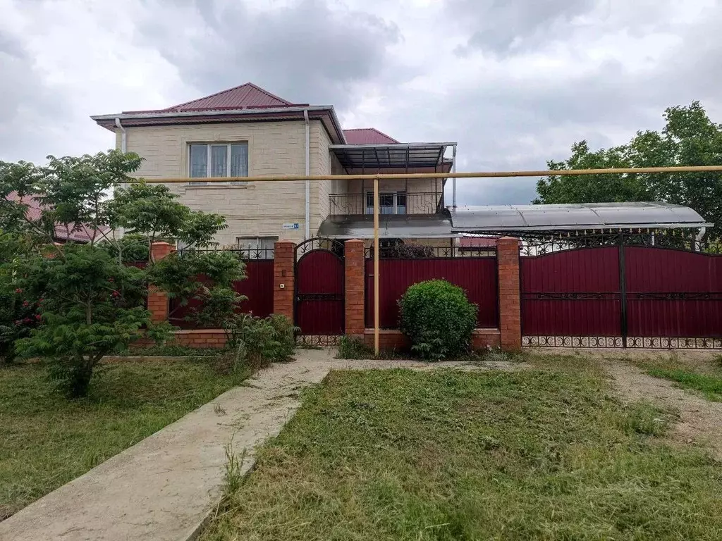 Дом в Краснодарский край, Ейское с/пос, пос. Октябрьский ул. ... - Фото 1
