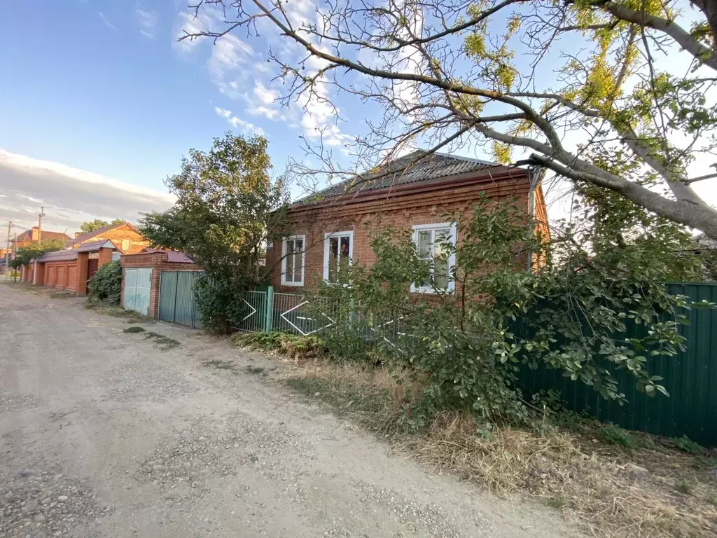 Дом в Краснодарский край, Лабинск ул. Толстого, 8/1 (80 м) - Фото 0