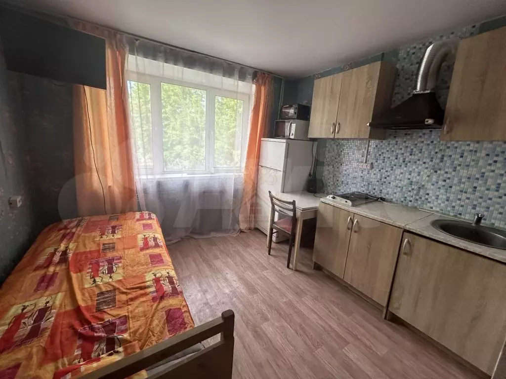 Комната 18 м в 1-к., 2/4 эт. - Фото 0