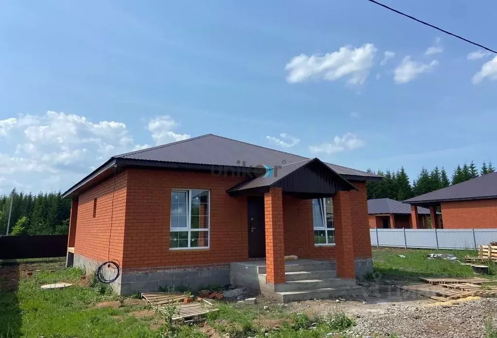 Дом в Башкортостан, Иглинский сельсовет, с. Иглино ул. Якутова (100 м) - Фото 0
