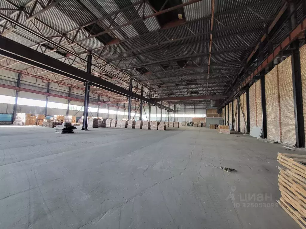 Склад в Псковская область, Псков Красногорская наб., 26 (8300 м) - Фото 1