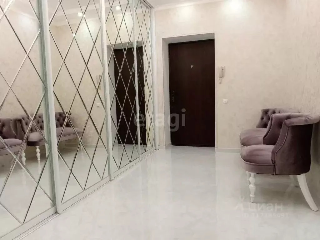 2-к кв. Краснодарский край, Горячий Ключ ул. Закруткина, 47 (66.5 м) - Фото 0
