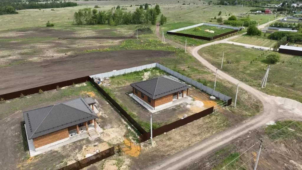 Дом в Тульская область, Кимовский район, Новольвовское с/пос, Родничок ... - Фото 1