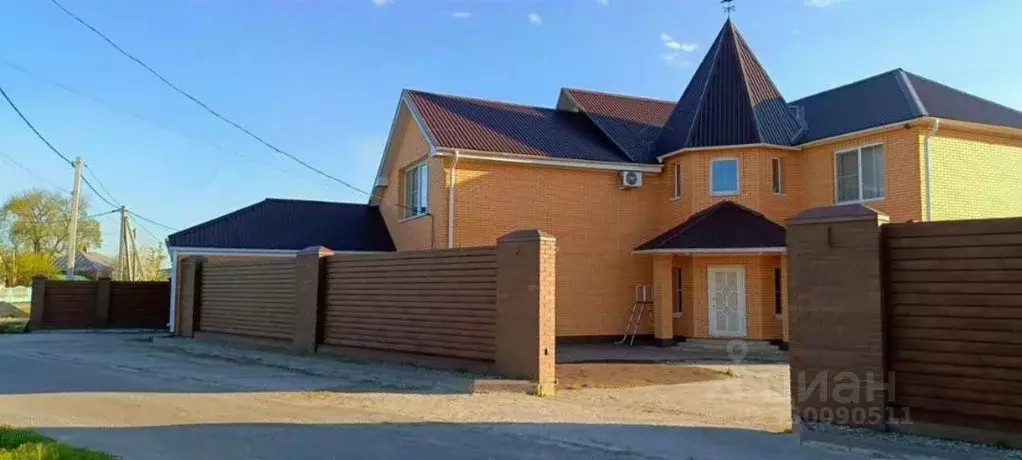 Коттедж в Белгородская область, Старооскольский городской округ, с. ... - Фото 1