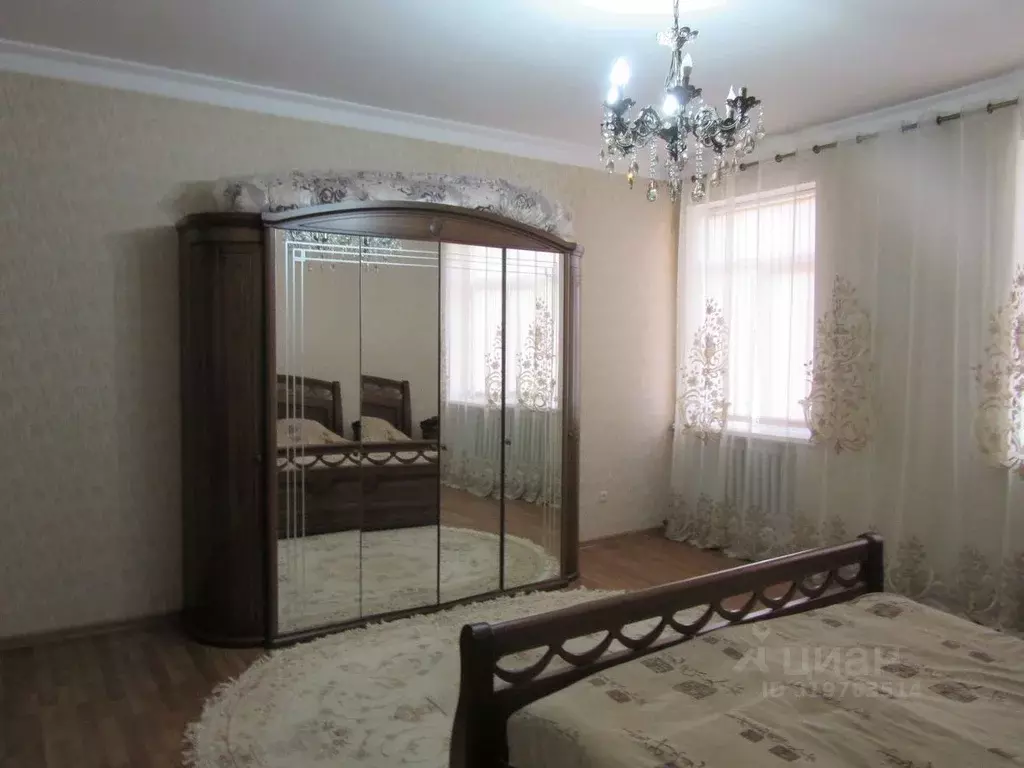 Дом в Дагестан, Дербент ул. Имени Надыра Эмиргамзаева, 42В (240 м) - Фото 1