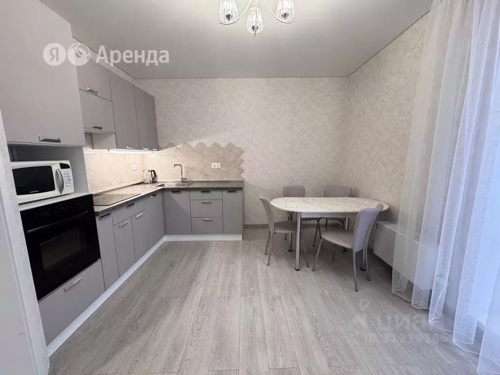 2-к кв. Татарстан, Казань ул. Чингиза Айтматова, 9 (64.0 м) - Фото 1