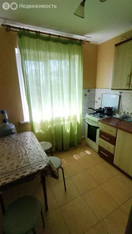 2-комнатная квартира: Керчь, улица Орджоникидзе (48 м) - Фото 2