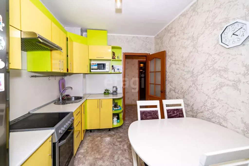 3-к кв. Амурская область, Благовещенск ул. Калинина, 150 (85.0 м) - Фото 0