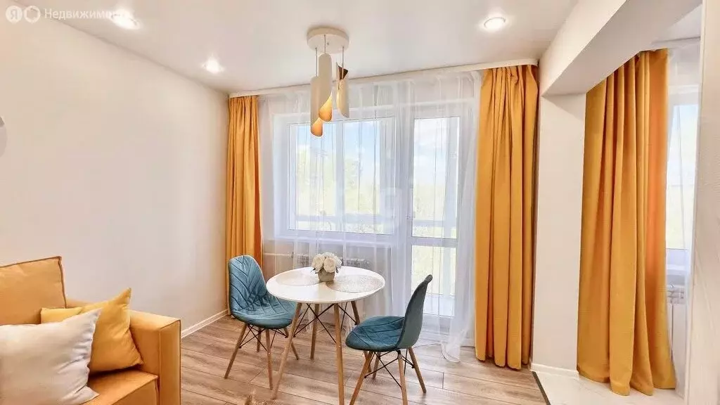 2-комнатная квартира: Омск, улица Завертяева, 23 (50 м) - Фото 1