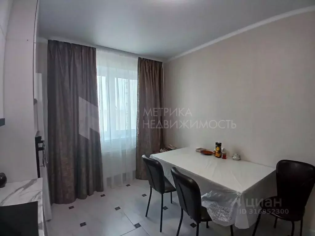 2-к кв. Тюменская область, Тюмень ул. Мельникайте, 2к10 (58.8 м) - Фото 0