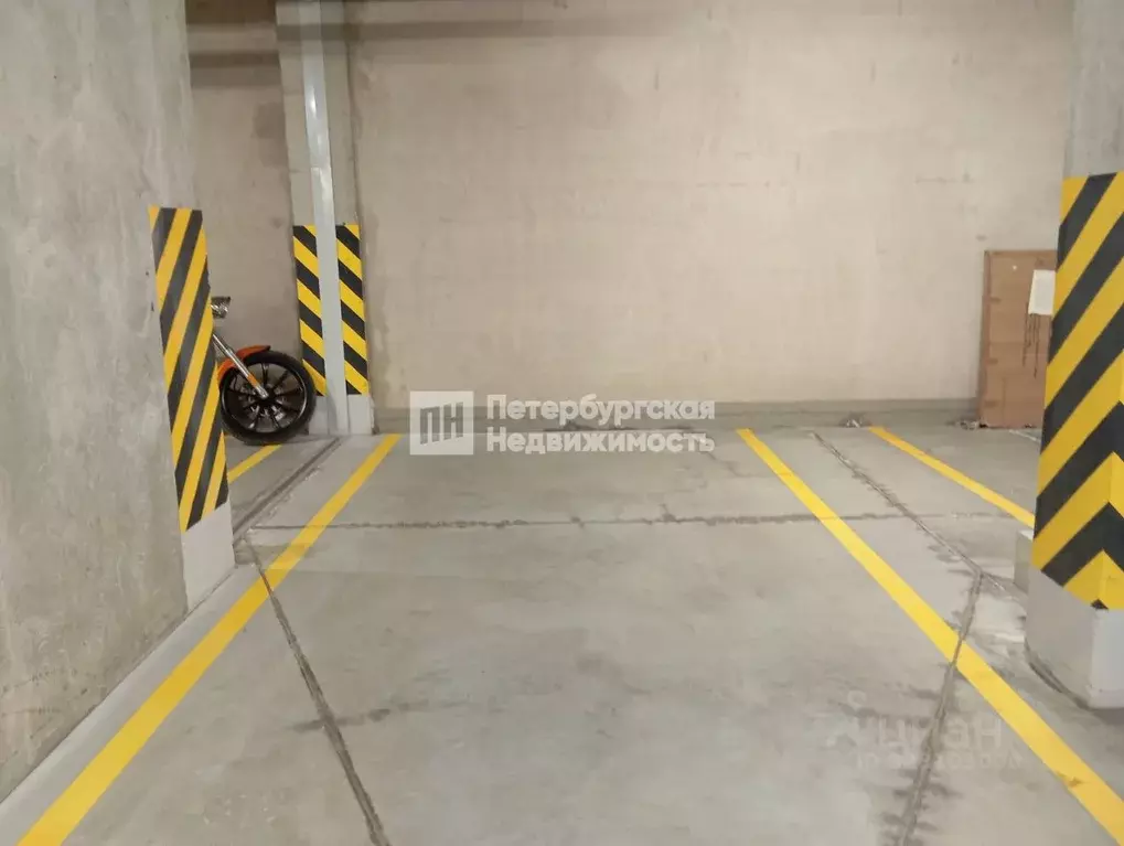 Гараж в Санкт-Петербург Уральская ул., 23 (13 м) - Фото 1