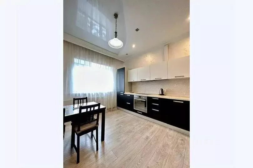 2-к кв. Татарстан, Казань ул. Адоратского, 1 (70.0 м) - Фото 1