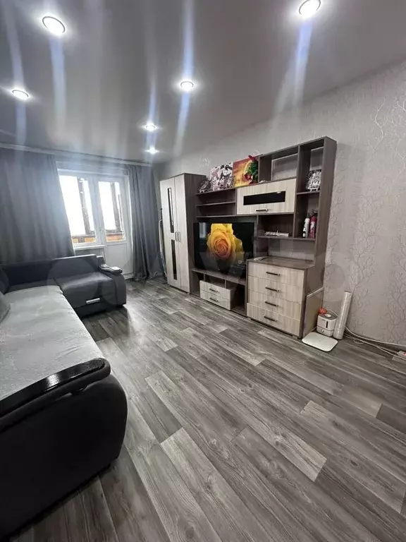 2-к. квартира, 60 м, 5/9 эт. - Фото 1