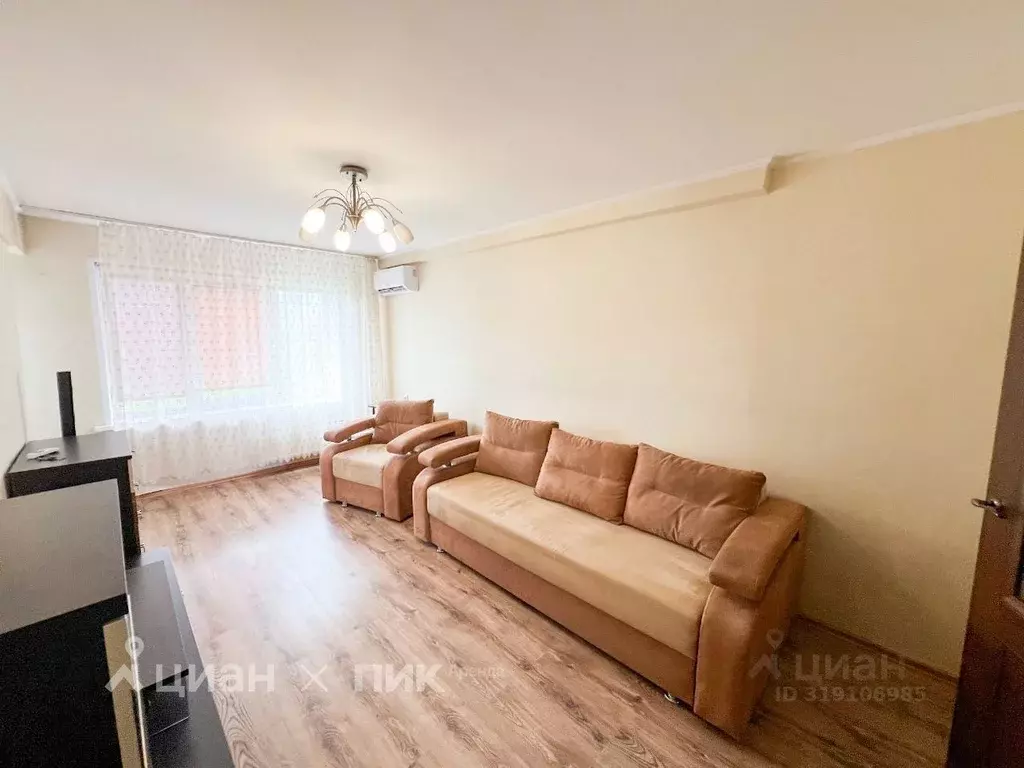 3-к кв. Красноярский край, Красноярск ул. Щорса, 67 (70.0 м) - Фото 0