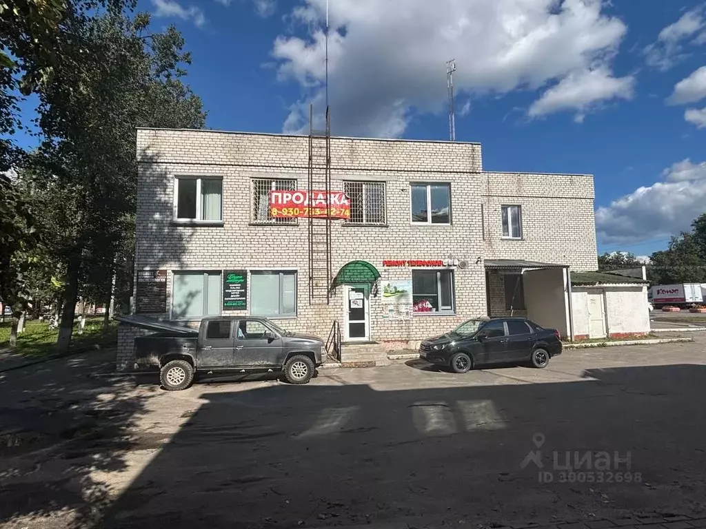 Помещение свободного назначения в Брянская область, Жуковка ул. Карла ... - Фото 1