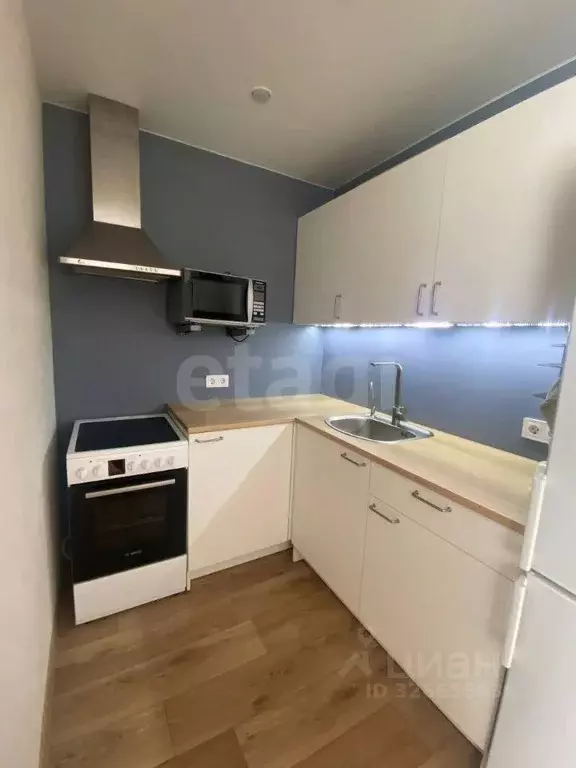 Студия Тюменская область, Тюмень ул. Газовиков, 44 (28.0 м) - Фото 1