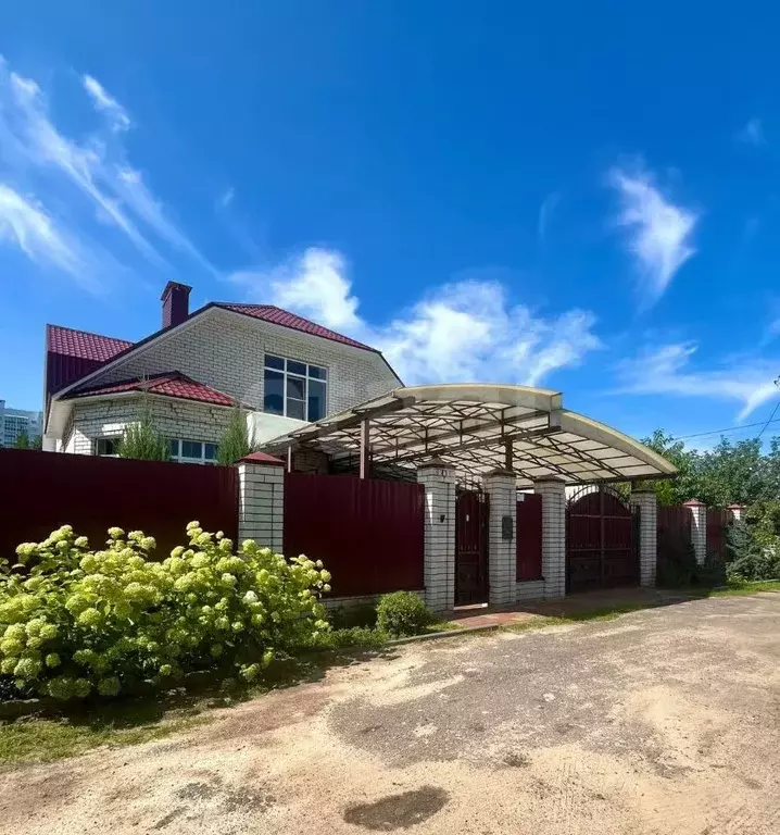 Дом в Воронежская область, Воронеж пер. Пейзажный, 10А (242 м) - Фото 1