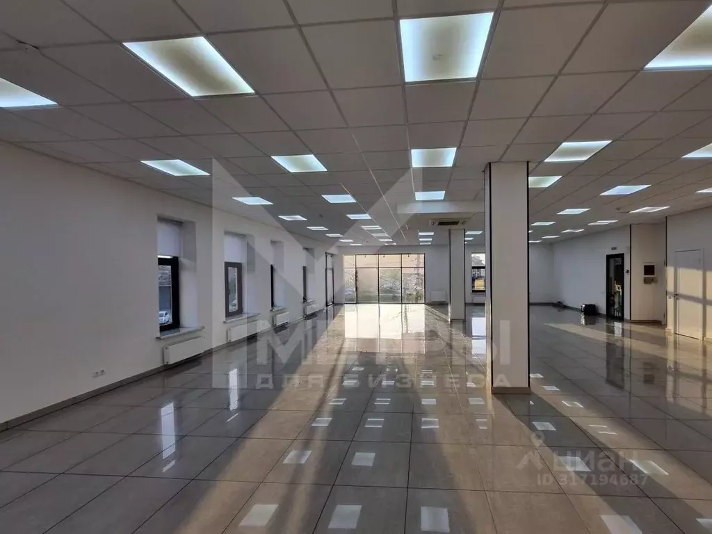 Офис в Краснодарский край, Краснодар ул. Красных Партизан, 541/1 (210 ... - Фото 1