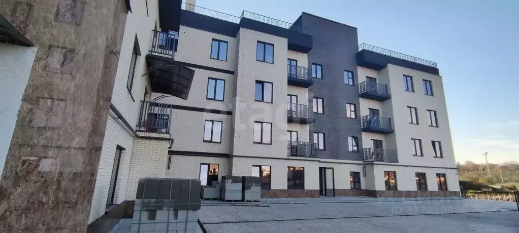 2-к кв. Северная Осетия, Владикавказ ул. Казбека Касаева, 2В (75.0 м) - Фото 0