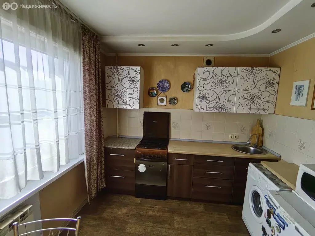 4-комнатная квартира: Ангарск, 10-й микрорайон, 46 (84 м) - Фото 1