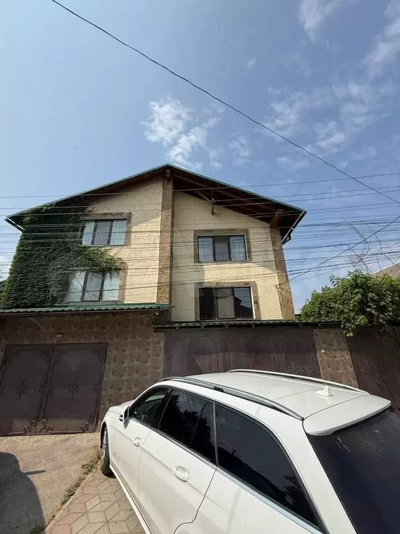 Дом 200 м на участке 4 сот. - Фото 1