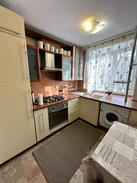 2-к кв. Московская область, Реутов Комсомольская ул., 5а (42.6 м) - Фото 2