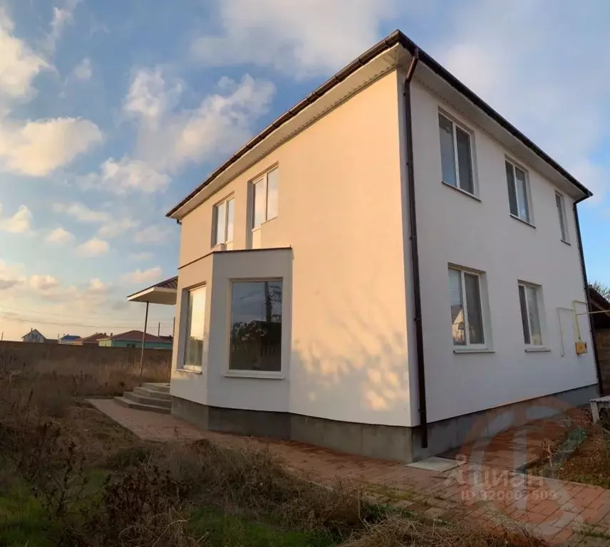Дом в Крым, Сакский район, с. Молочное ул. Дружбы, 71 (135 м) - Фото 0
