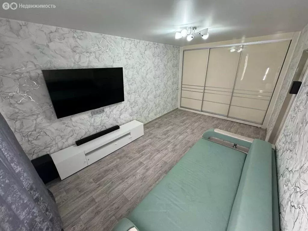 2-комнатная квартира: Комсомольск-на-Амуре, улица Гамарника, 37к4 ... - Фото 0