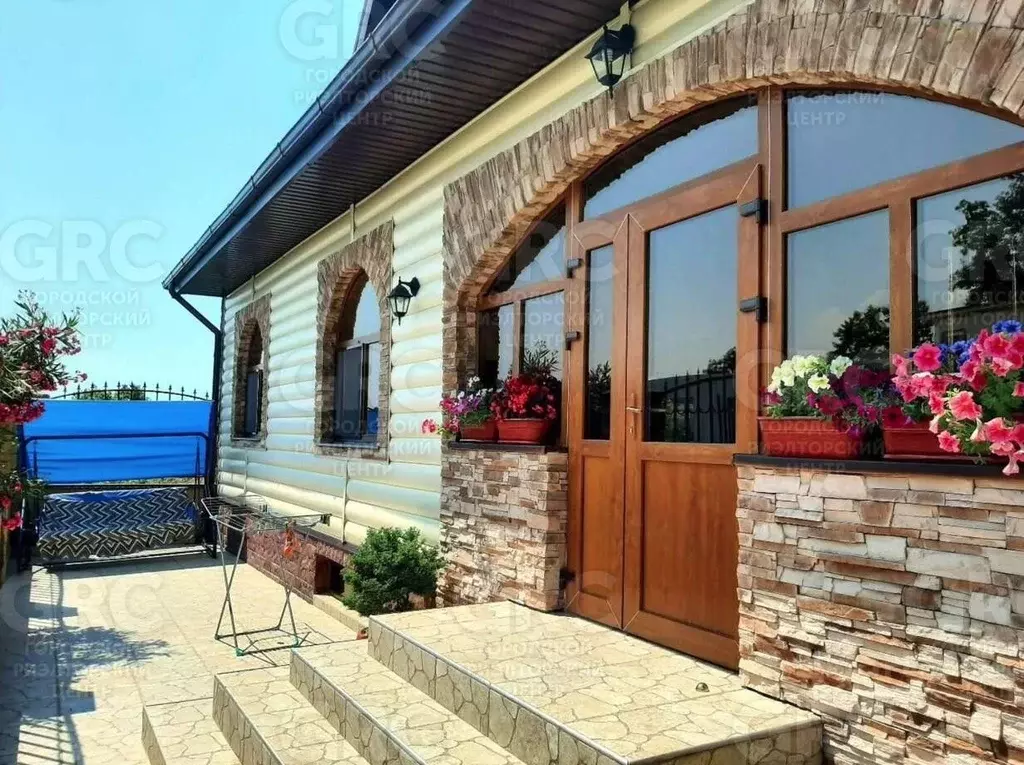 Дом в Краснодарский край, Сочи Лиловая ул., 16/1 (490 м) - Фото 0