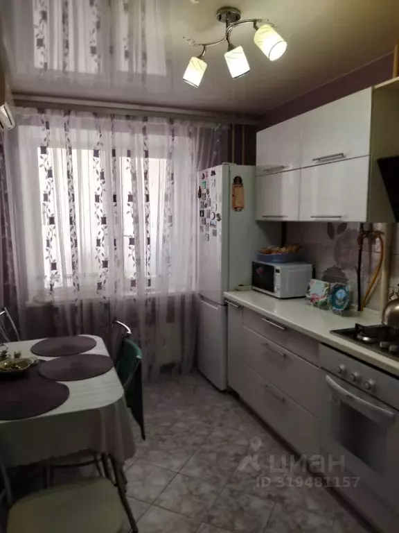 3-к кв. Волгоградская область, Волгоград ул. Маршала Воронова, 22 ... - Фото 1