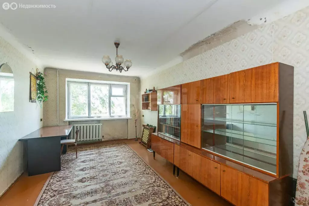 3-комнатная квартира: Омск, улица Волховстроя, 81 (62 м) - Фото 0