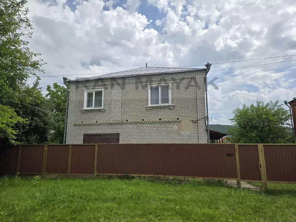 Дом в Адыгея, Майкопский район, Победенское с/пос, пос. Удобный ул. ... - Фото 0